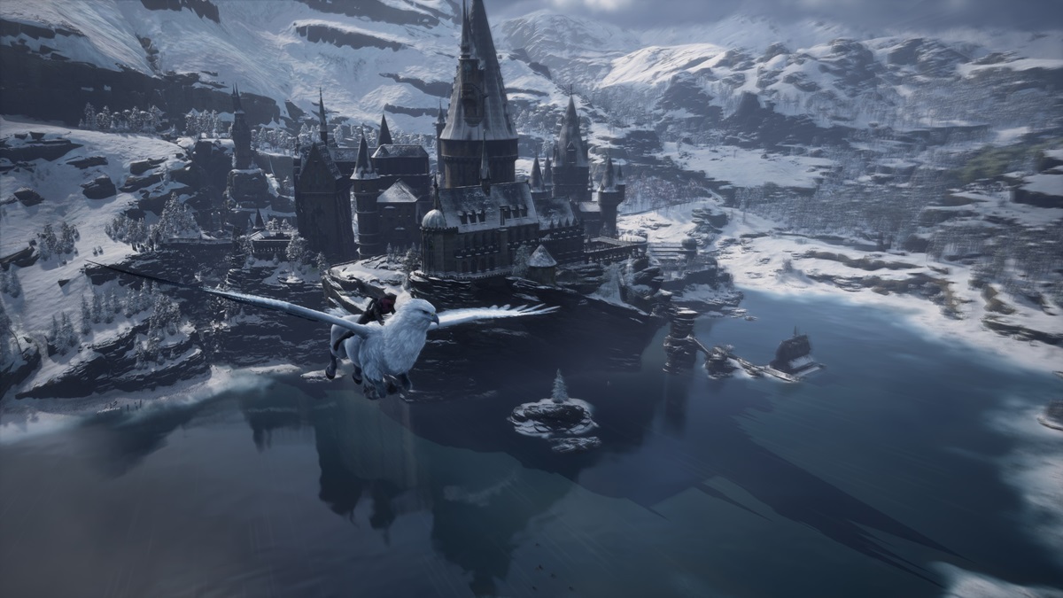 Hogwarts Legacy Showcases its Impressive Open World, Flying, Room